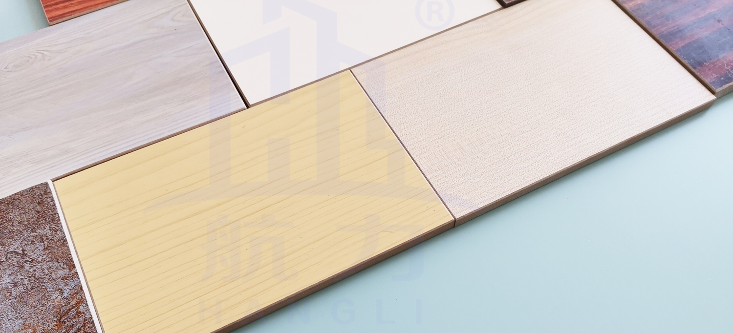 裝飾纖維水泥板。是以硅質、鈣質材料為主原料，加入多種方法養護而成的一種新型建筑材料。導電系數低，是理想的絕緣材料、防火防水、隔熱隔音、質輕高強、施工簡易、經濟美觀、安全無害、、耐酸堿、壽命長